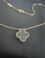 photo de Van Cleef & Arpels Alhambra Or jaune 750/1000, Onyx