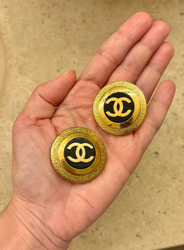 photo de Chanel Vintage XXL Disk Earrings