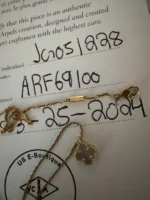 photo de Van Cleef & Arpels Pendentif Vintage Alhambra Or jaune 750/1000, Nacre