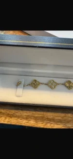 photo de Van Cleef & Arpels Vintage Alhambra 5 motifs Or jaune 750/1000 Diamant