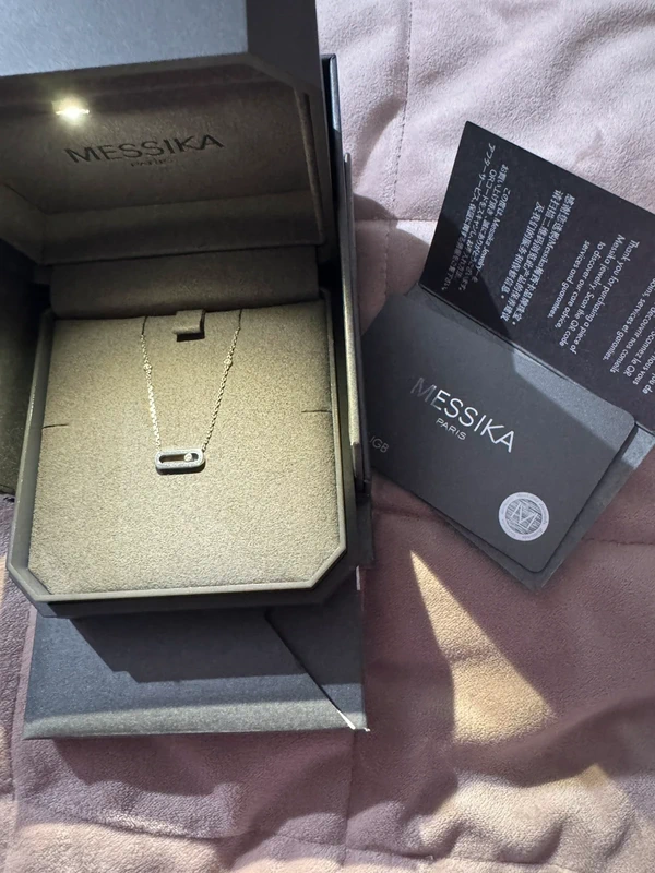 photo de Collier Messika Move Uno en Or Blanc 18 Carats et Diamants