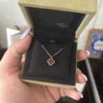 photo de Van Cleef & Arpels Pendentif Alhambra Or jaune 750/1000, Cornaline