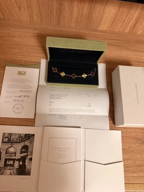 photo de VAN CLEEF & ARPELS Vintage Alhambra Cornaline 5 motifs