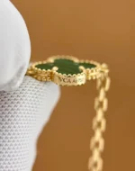 photo de Van Cleef & Arpels Vintage Alhambra 5 motifs Or jaune 750/1000, Diamant, Malachite