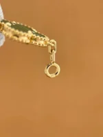 photo de Van Cleef & Arpels Vintage Alhambra 5 motifs Or jaune 750/1000, Diamant, Malachite