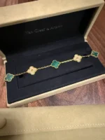 photo de Van Cleef & Arpels Malachite Or jaune 750/1000 & Diamants