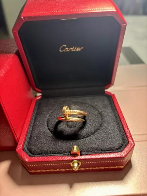 photo de Bague Cartier Clou en Or Rose 18 Carats – L’Audace au Bout des Doigts