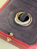 photo de Bague Cartier Trinity en Or Jaune, Rose et Blanc 18 Carats avec Diamants