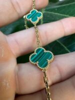 photo de Van Cleef & Arpels Vintage Alhambra Or jaune 750/1000 Malachite