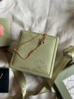 photo de Van Cleef & Arpels Or jaune 750/1000, Nacre