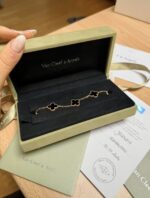 Van Cleef & Arpels Alhambra 5 motifs Or jaune Onyx - Taille 19 cm