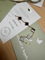 Van Cleef & Arpels Alhambra 5 motifs Or jaune Onyx - Taille 19 cm – Image 4